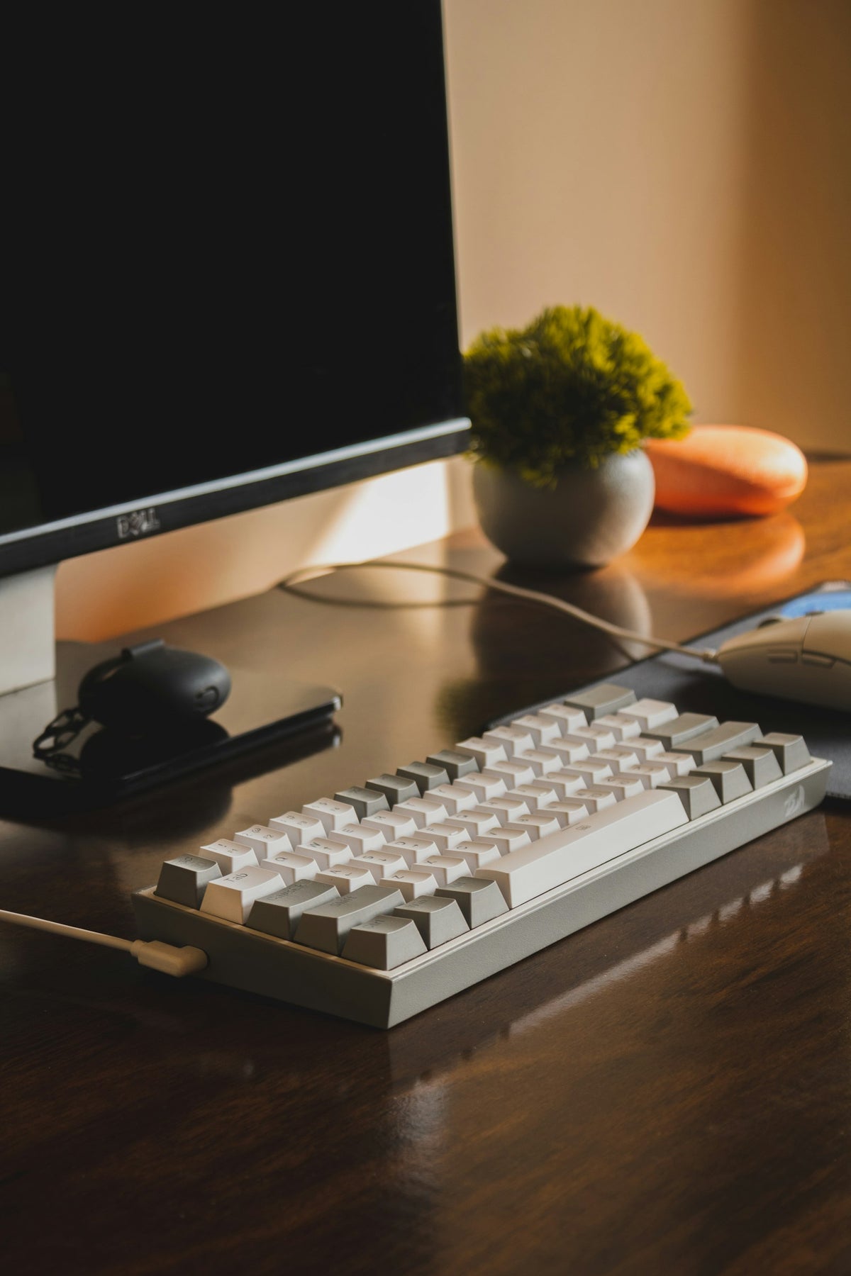 Wireless Keyboard and Mouse Set from Tech Digitizing